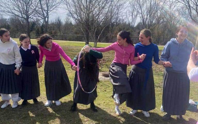 Team Spirit Takes Center Stage: Mesorah Color War 2025!