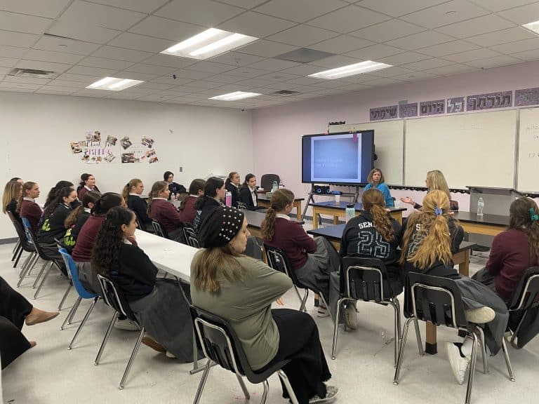 World-Renowned Uterus Transplant Team Inspires Mesorah High School Upperclassmen